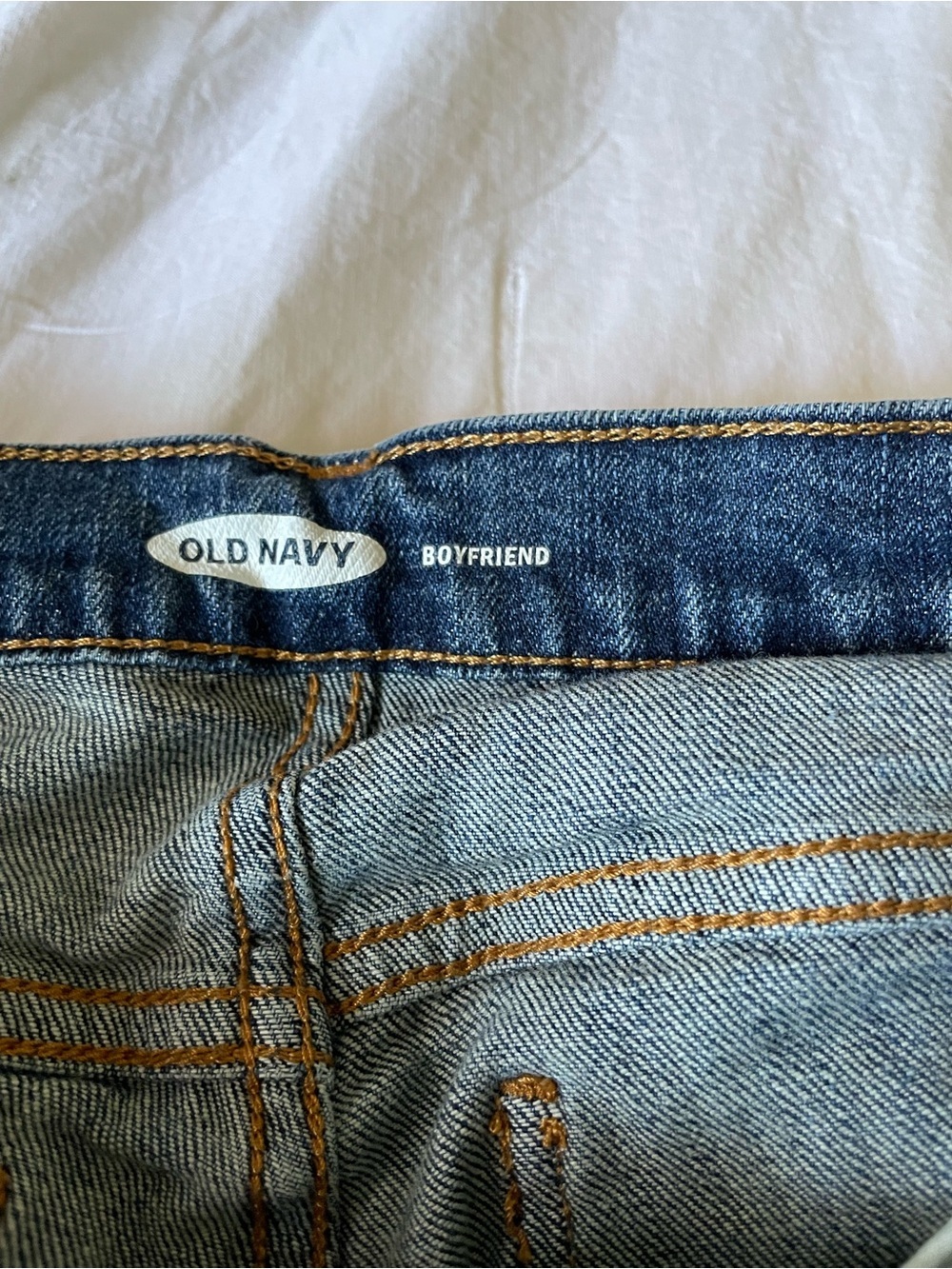 Old Navy Women's Blue Distressed Boyfriend Jeans Size 4 short - Picture 4 of 5
